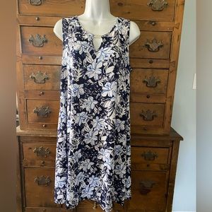Woman’s Dress Size L Néw With Tags by Expresso Los Angeles